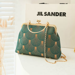 New Vintage-style Shoulder Bag With Large Capacity