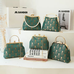 New Vintage-style Shoulder Bag With Large Capacity