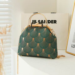 New Vintage-style Shoulder Bag With Large Capacity